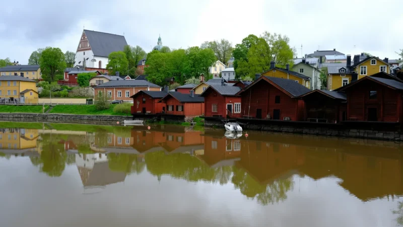 1 Old Town Porvoo ‒ Historic wooden houses and narrow streets(5)