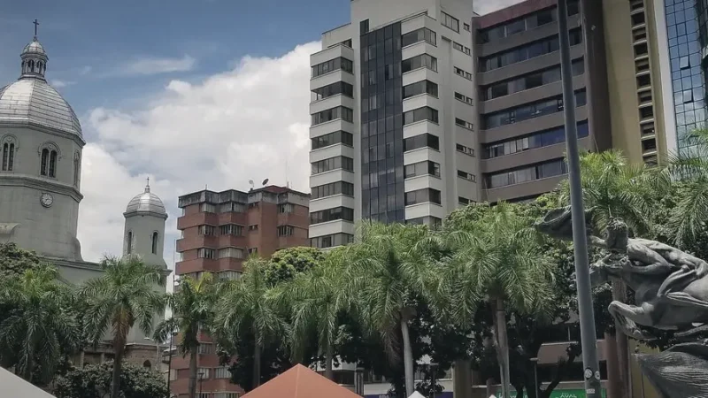 1 Plaza Bolívar Square – Central historic square of the city(6)