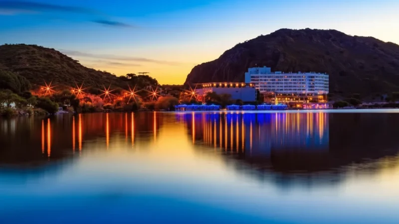 1 Potrero de los Funes Lake – Central scenic attraction(4)