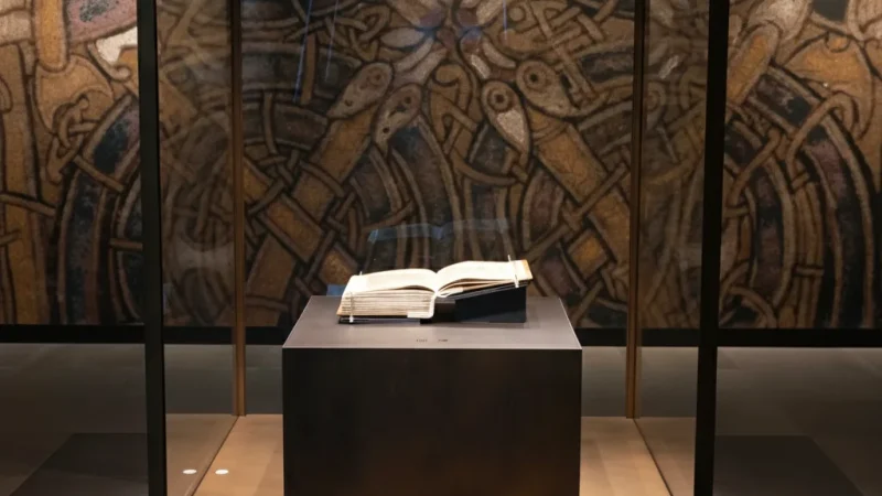 1) Trinity College Dublin & Book of Kells(5)