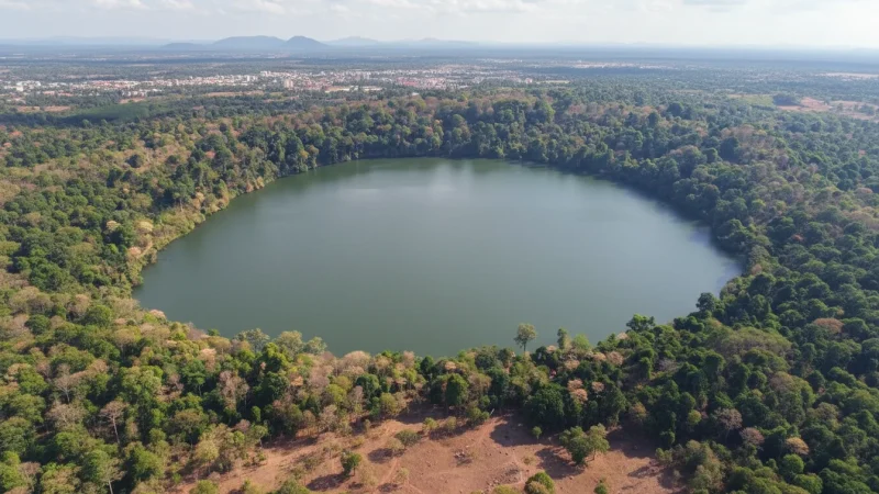 1 Yeak Laom Crater Lake – Clear volcanic lake(2)