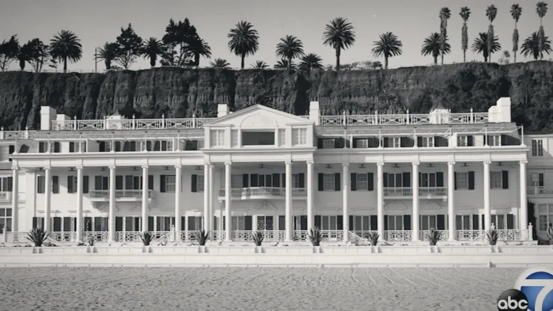 10) Annenberg Community Beach House(1)