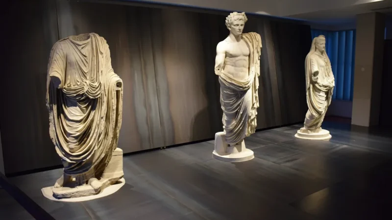 10) Archaeological Museum(1)