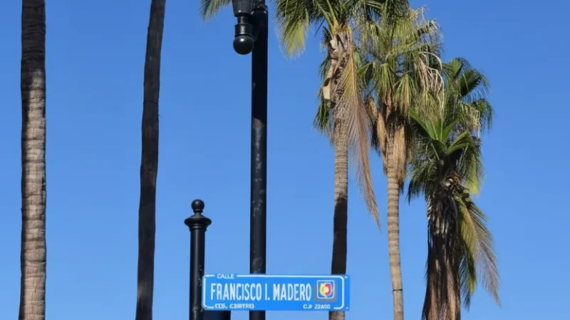 10) Downtown Cabo(3)