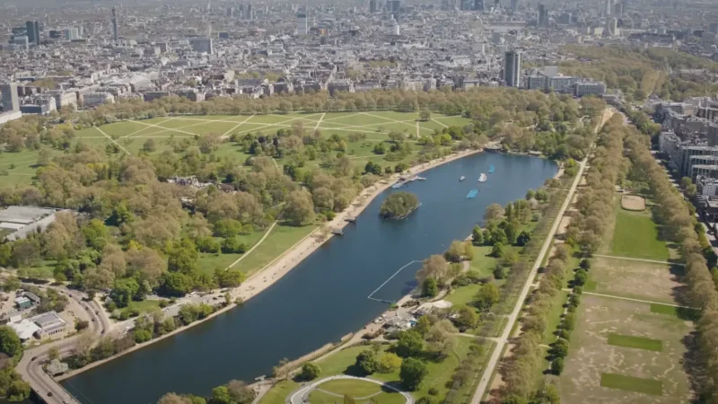 10) Hyde Park(3)