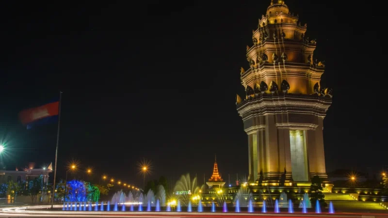 10 Independence Monument – National landmark(3)