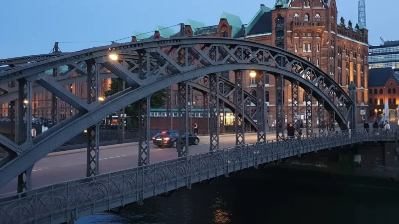 10) Kibbelsteg Bridge(3)