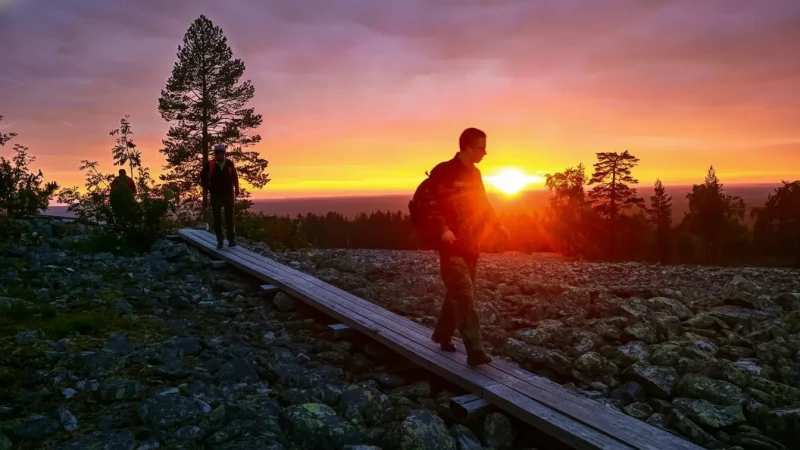 10 Midnight Sun Viewpoints ‒ Summer natural phenomenon(2)