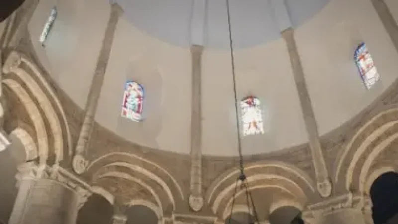 10) Round Church(3)