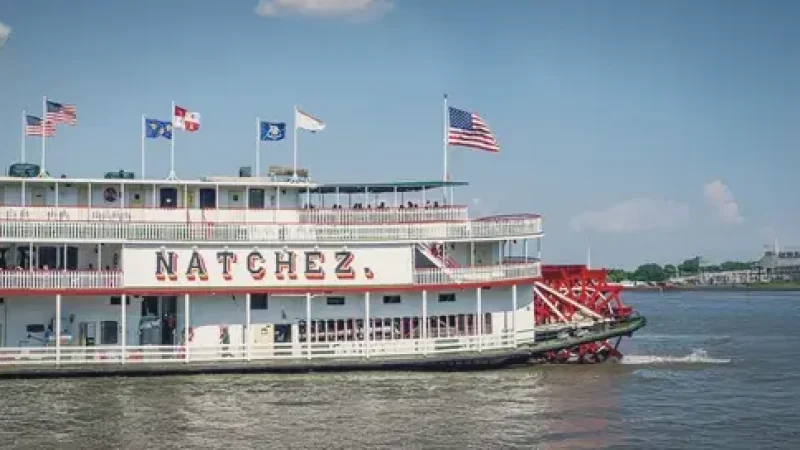 10) Steamboat Natchez(1)