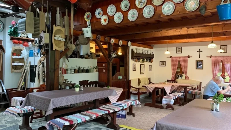 10) Traditional Restaurants(5)