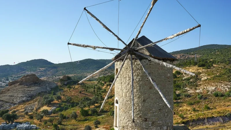 10. Foca Windmills – A small viewpoint above the town_(2)