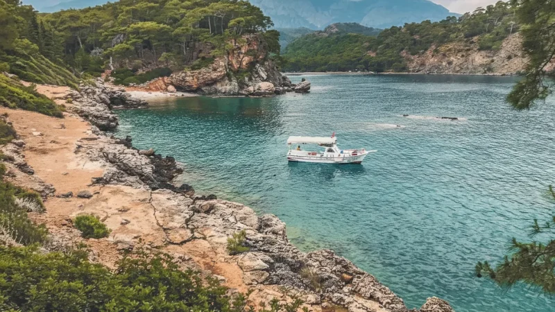 10. Kiri■ Beach – Resort coastline_(3)