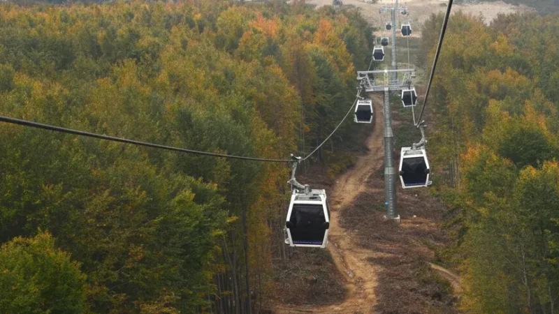 10. Teleferik Cable Car – A famous cable-car ride from Bursa to Uludag_(5)