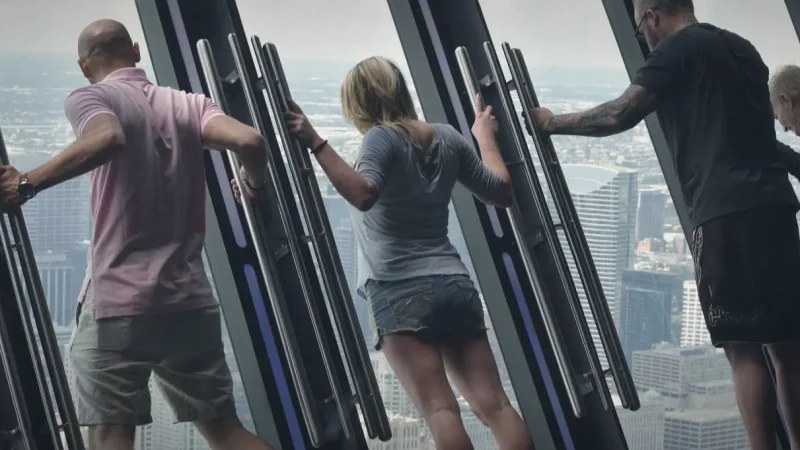 11) 360 Chicago Observation Deck(2)
