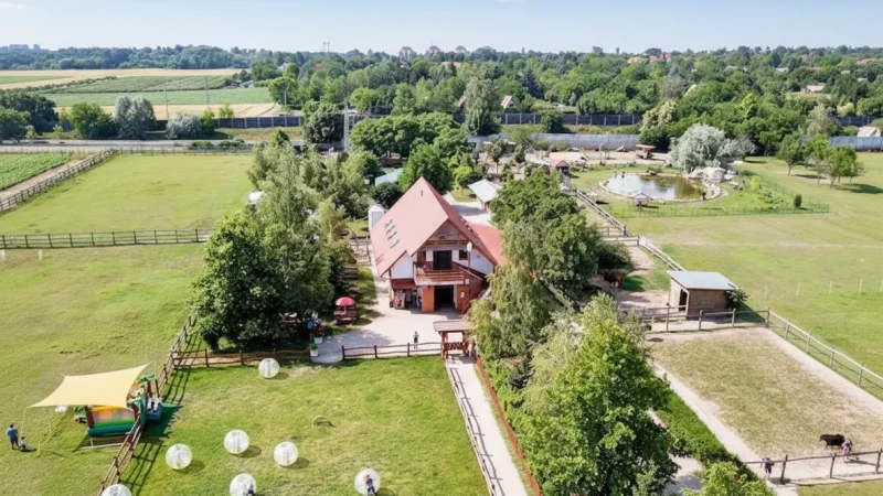 11) Bella Stable Park(3)