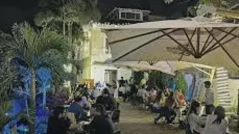 11 Bohemian Cafés – Relaxed city spots(3)