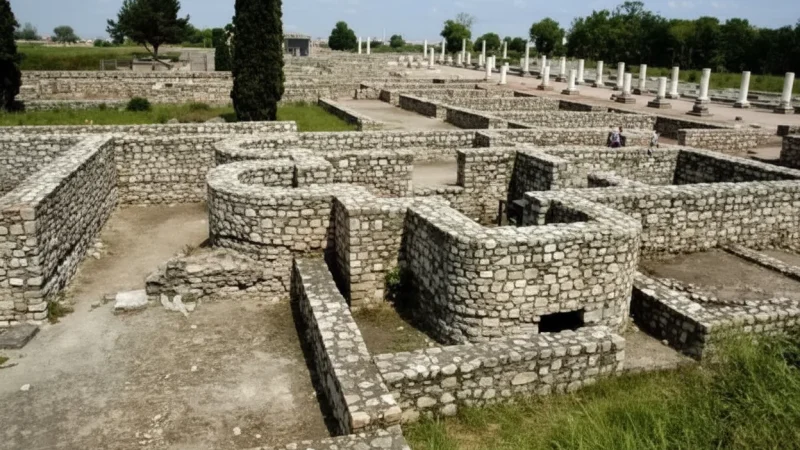 11) Garden of Ruins(3)