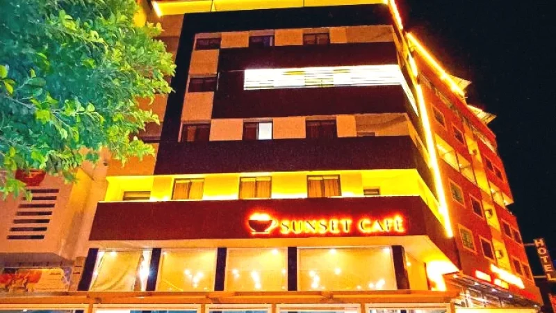 11) Local Cafés and Bakeries(1)
