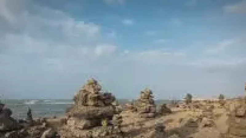 11 Natural Rock Formations – Coastal features(2)