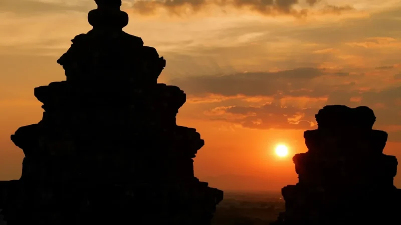 11 Phnom Bakheng – Hilltop sunset viewpoint(5)