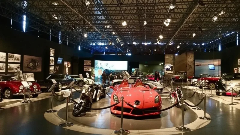 11) Royal Automobile Museum(6)