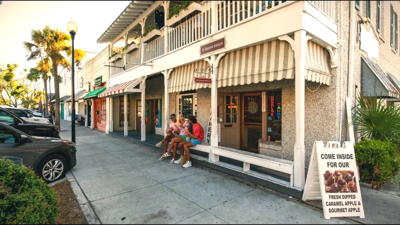 11 Simon’s Town Waterfront – Cafes and small shops(1)