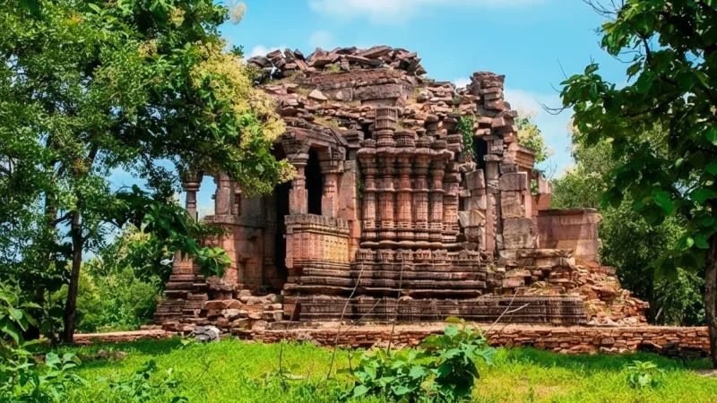 11. Ajaigarh Fort – A historic hill fort_(3)