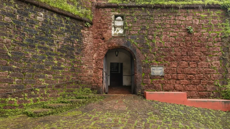 11. Reis Magos Fort – A restored riverside fort_(4)