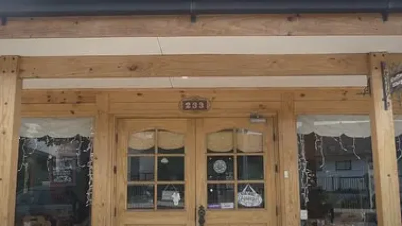 12) Local Cafés(3)