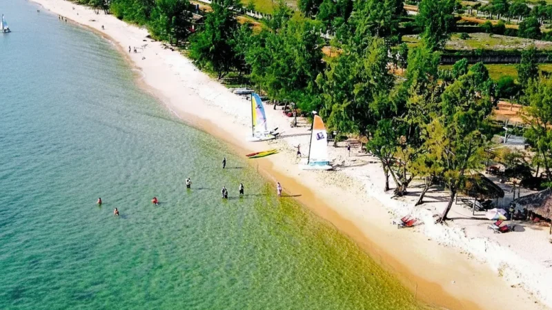 12 Quiet Swimming Zones – Calm waters(6)