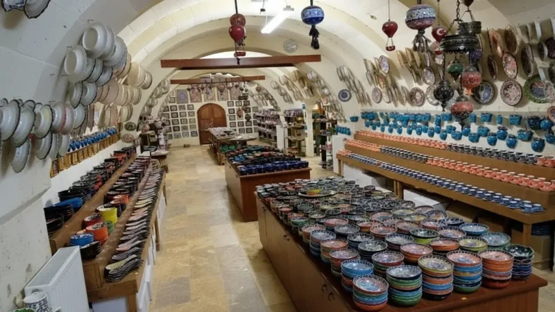 12. Goreme Town Center – Cafés and small streets_(1)