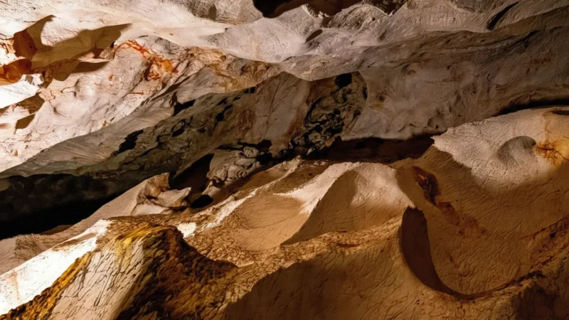 12. Oylat Cave (nearby region) – A natural cave with impressive formations_(3)