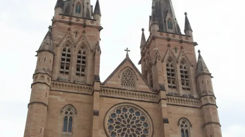 12. St. Mary’s Cathedral – A prominent church_(2)