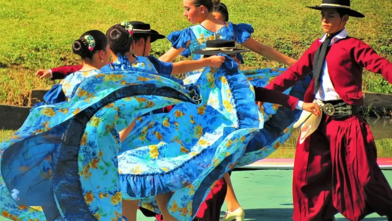 12. Street Performances(5)