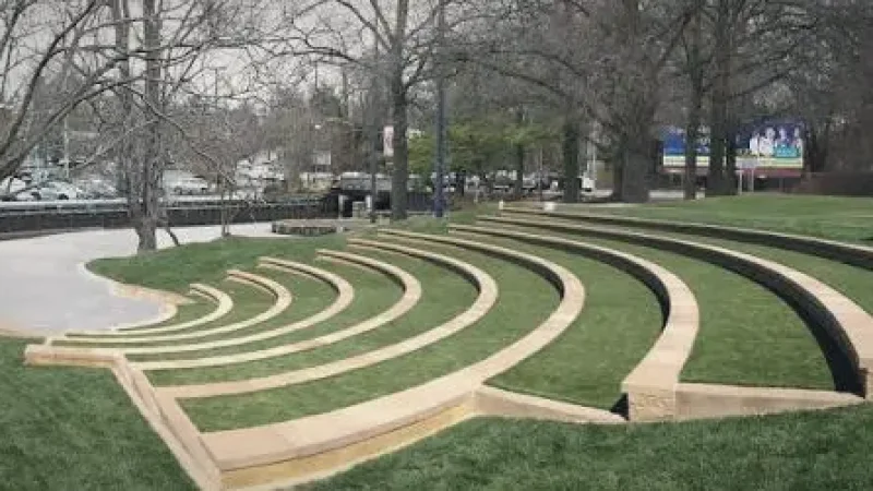 12_Riverwalk_Amphitheatre(3)