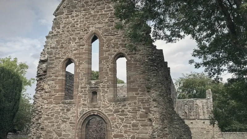 13) Beauly Priory(4)