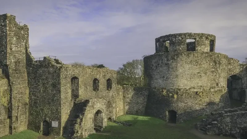 13) Dinefwr Castle(1)
