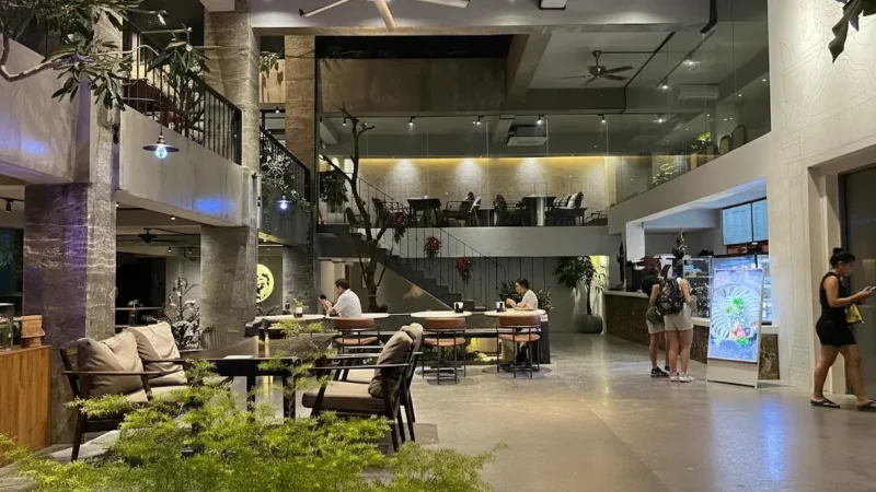 13 Local Cafés – Quiet resting spots(4)