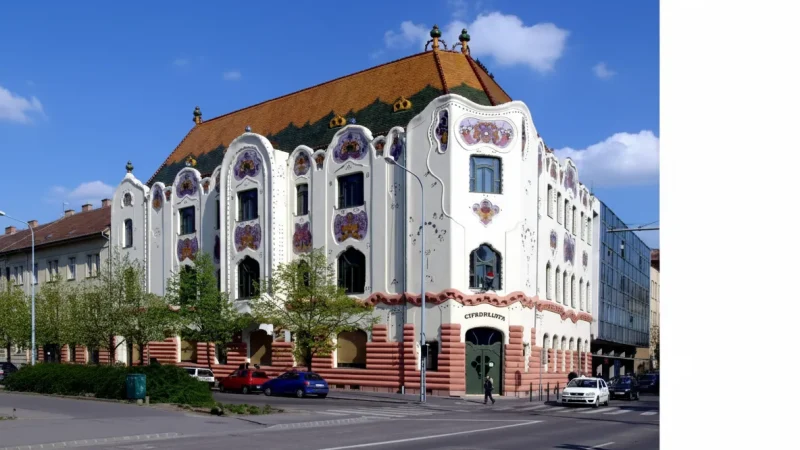 13) Museums and Galleries(6)