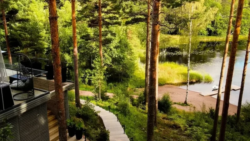 13 Picnic Areas ‒ Lakeside resting spots(4)