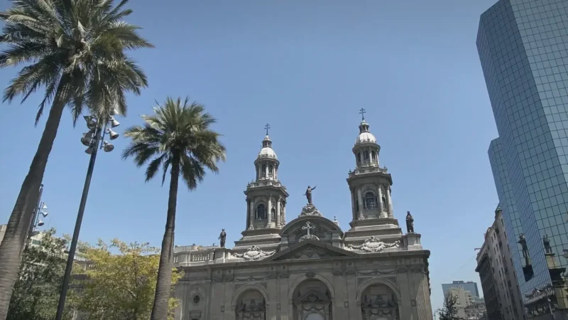 13 Plaza de Armas Gardens – Rest areas and greenery_(5)