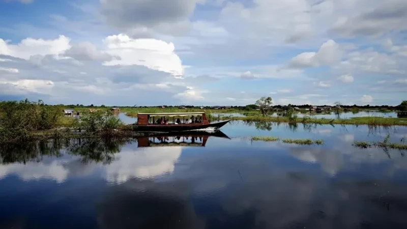 13 River Boat Routes – Scenic water travel(2)