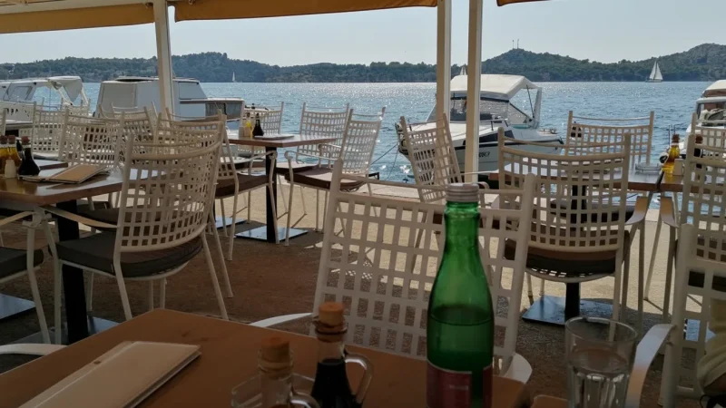 13) Seaside Cafés(2)