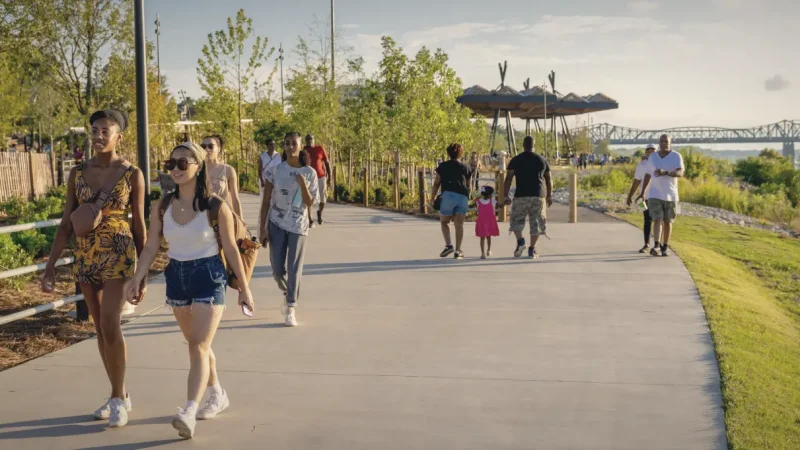 13) Tom Lee Park(2)