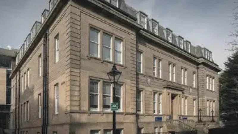 13) University of Dundee Campus(4)