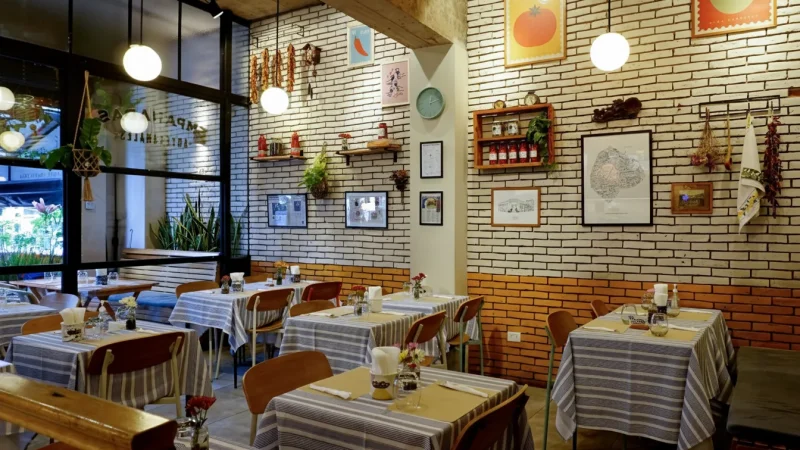 13. Seaside Cafés – Local dining experiences(6)