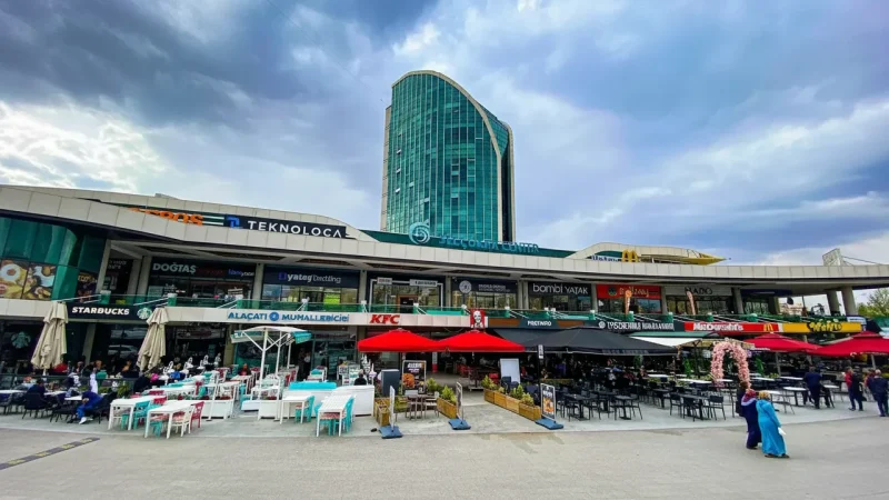 13. Selcuk Town Center – Local markets and small cafés_(3)