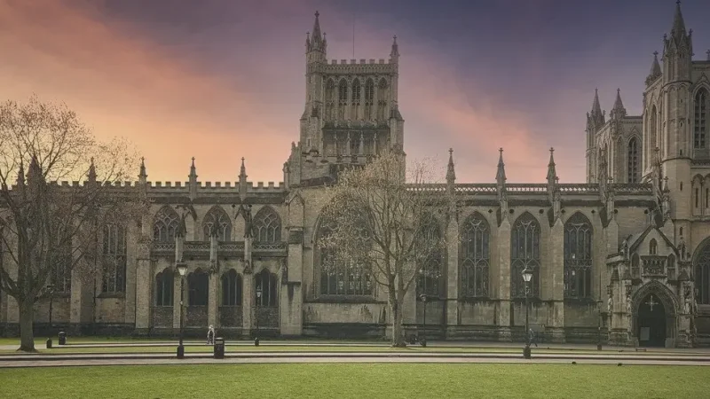 14) College Green(4)