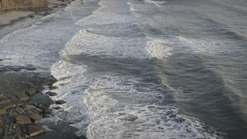 14) Dunraven Bay(1)